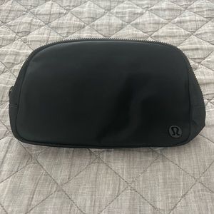 Matte Black, OG Lululemon Everywhere Belt Bag, NWT